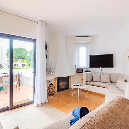 公寓 Sunny Oasis With Pool *