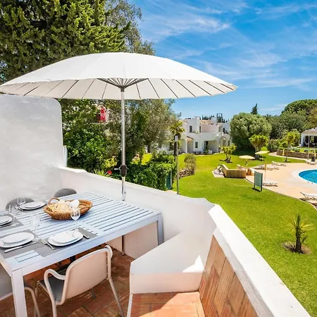 Apartman Sunny Oasis With Pool