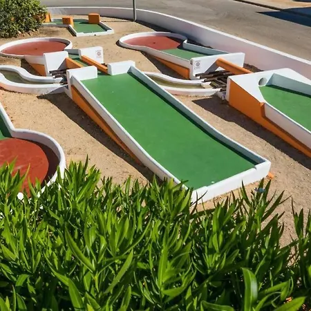 Sunny Oasis With Pool شقة