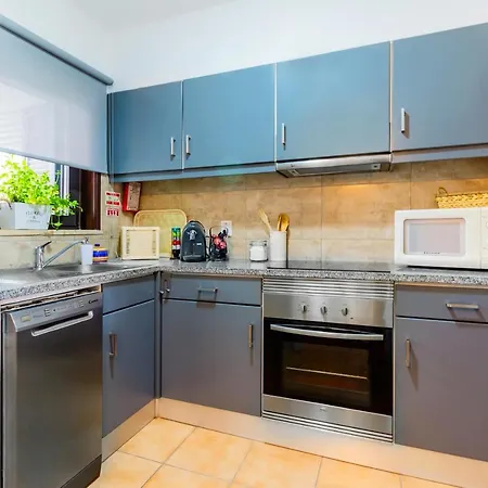 Sunny Oasis With Pool