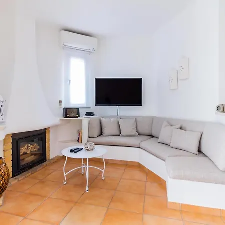 Sunny Oasis With Pool شقة البوفيرا