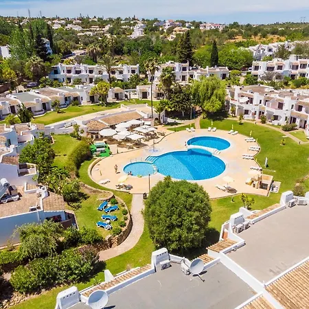 Sunny Oasis With Pool Apartament