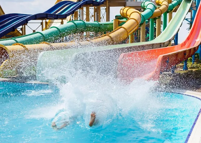 Sunny Oasis With Pool Apartament *