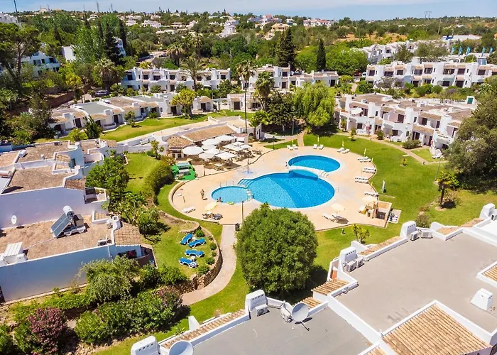 Sunny Oasis With Pool Apartament