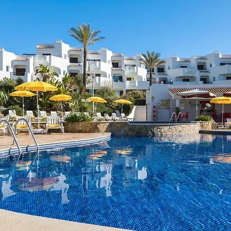 Apartmán Sunny Oasis With Pool